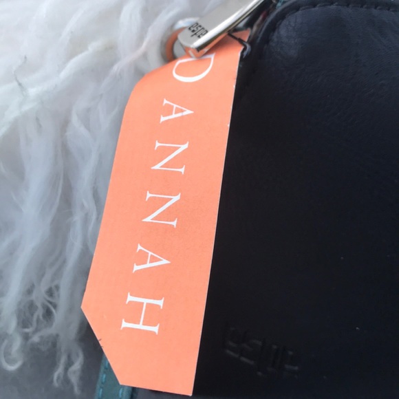 Dannah beautiful flower 🌺 leather shoulder bag - Picture 4 of 7